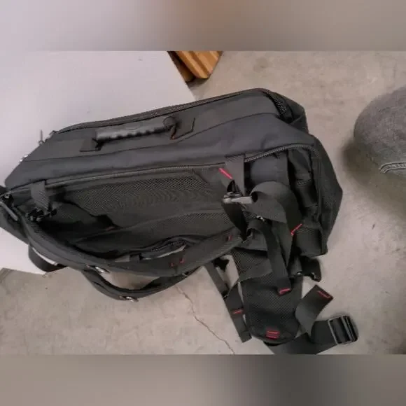 Kaka 40L Travel/Laptop Convertible Bag - Picture 3 of 11